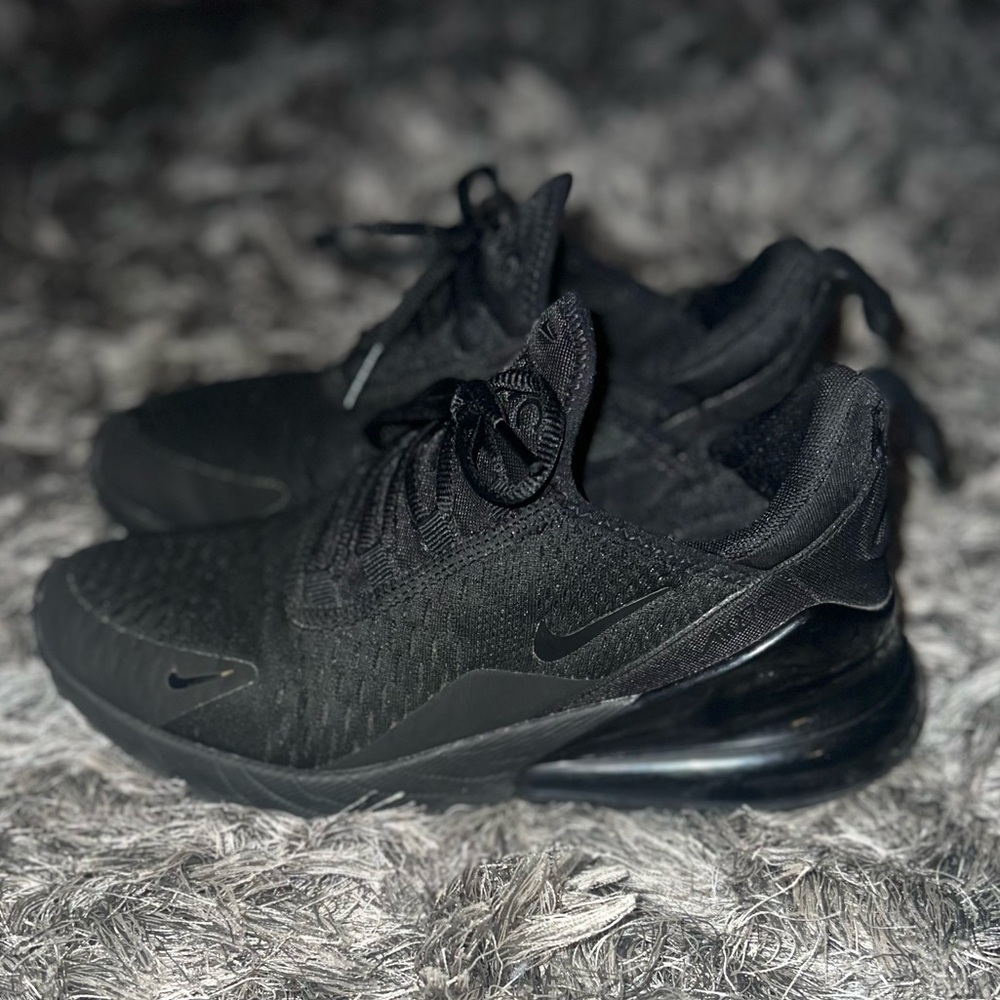Nike Air Max 270 Women’s 7